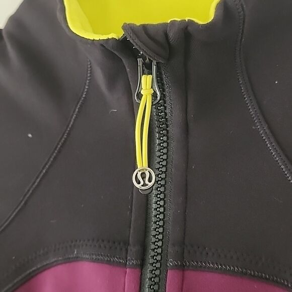 Lululemon Forme Black Colorful Stripes Logo Athletic Running Jacket 6 - Picture 3 of 7